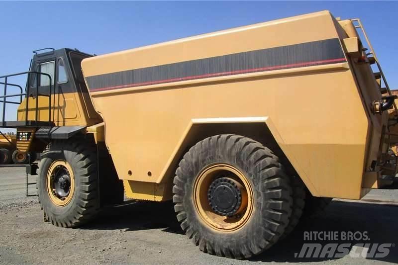 CAT 769C Cisternové vozy