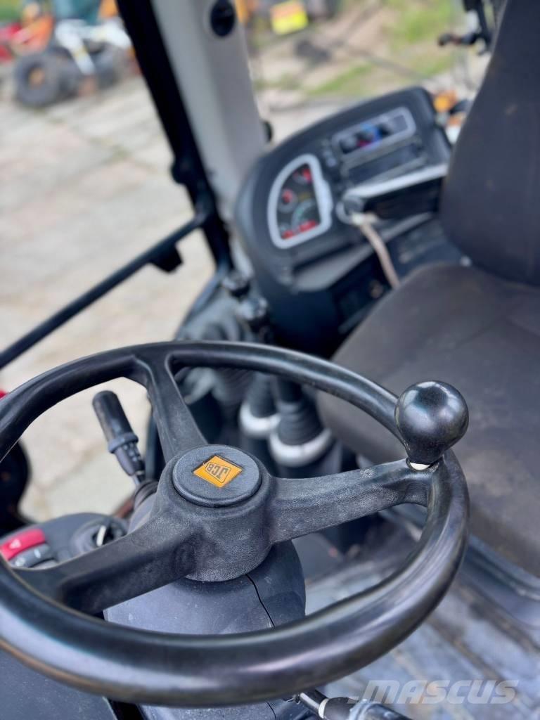 JCB 4CX Rýpadlo-nakladače
