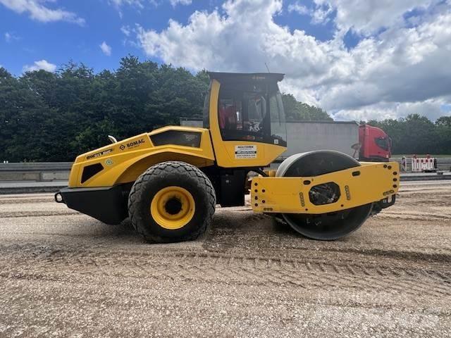 Bomag BW 213 BVC-5 Půdní kompaktory
