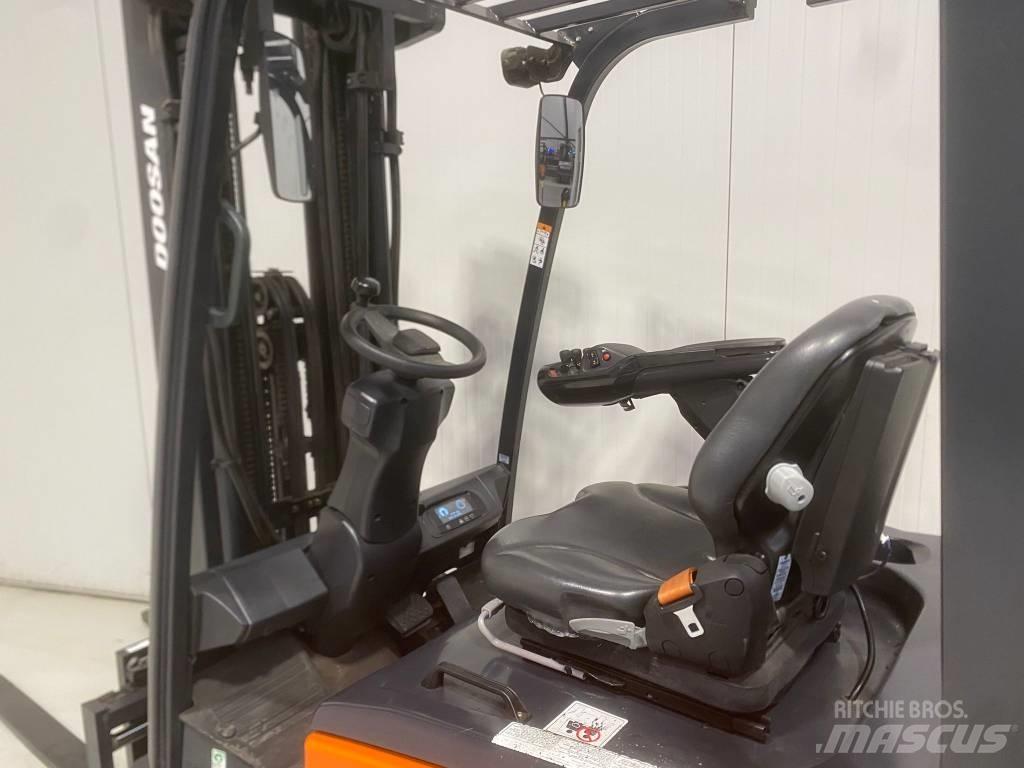 Doosan B18X-7 Akumulátorové vozíky