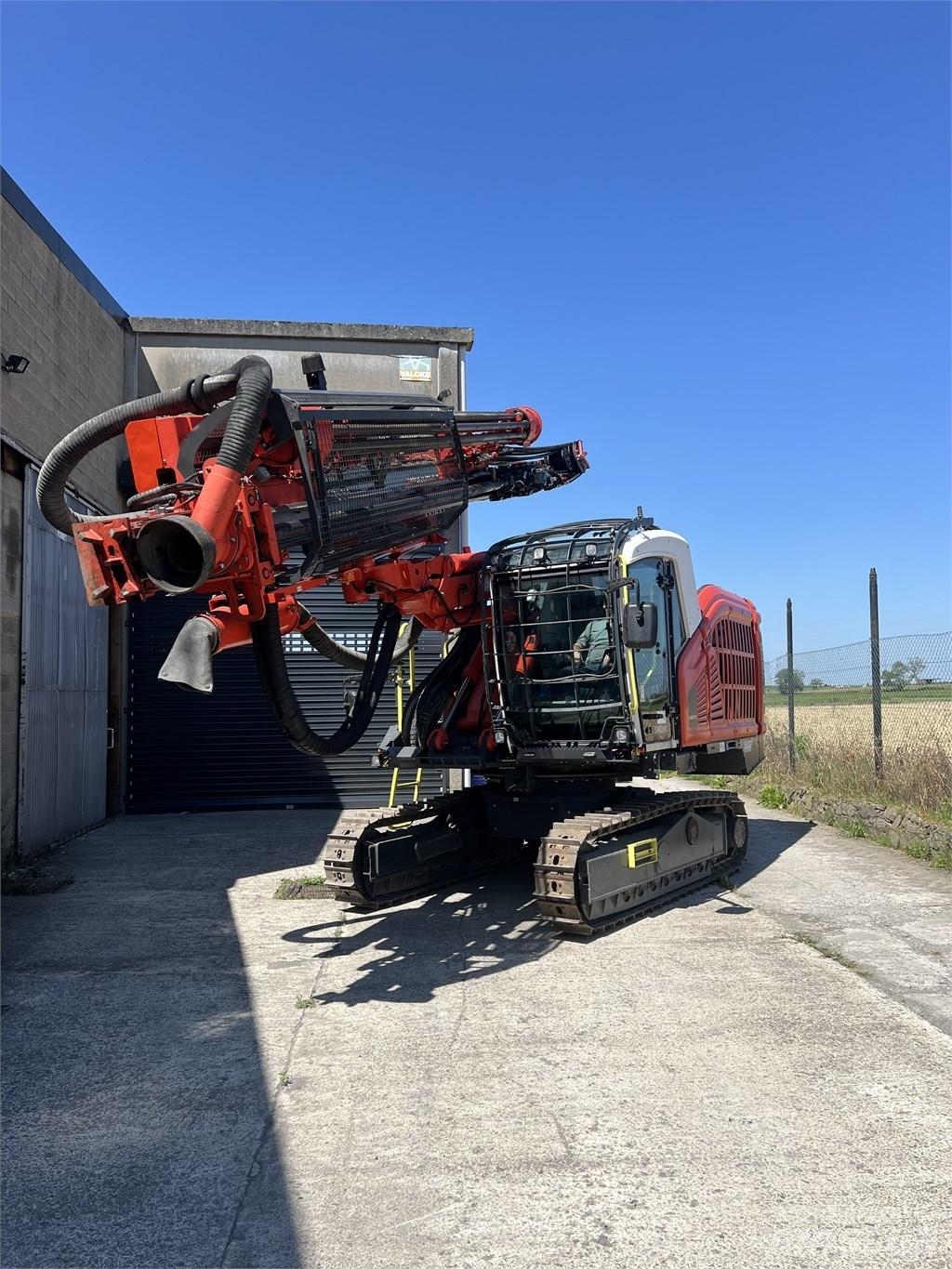 Sandvik dx910i Povrchové vrtací stroje
