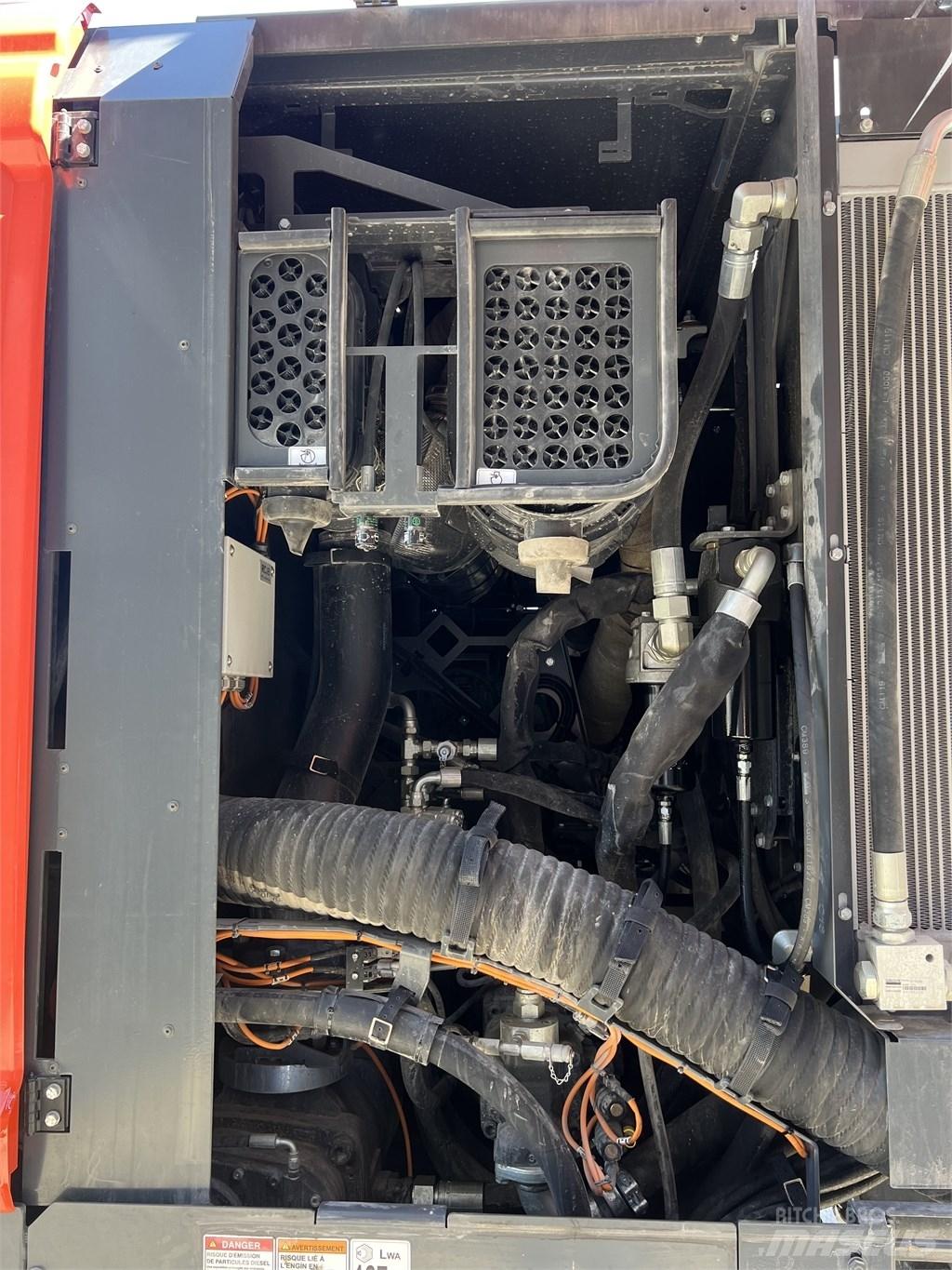 Sandvik dx910i Povrchové vrtací stroje