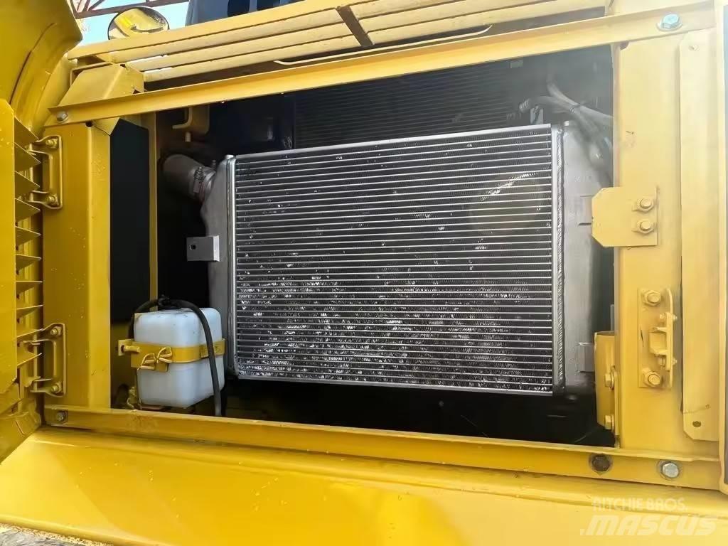Komatsu PC 300 Pásová rýpadla