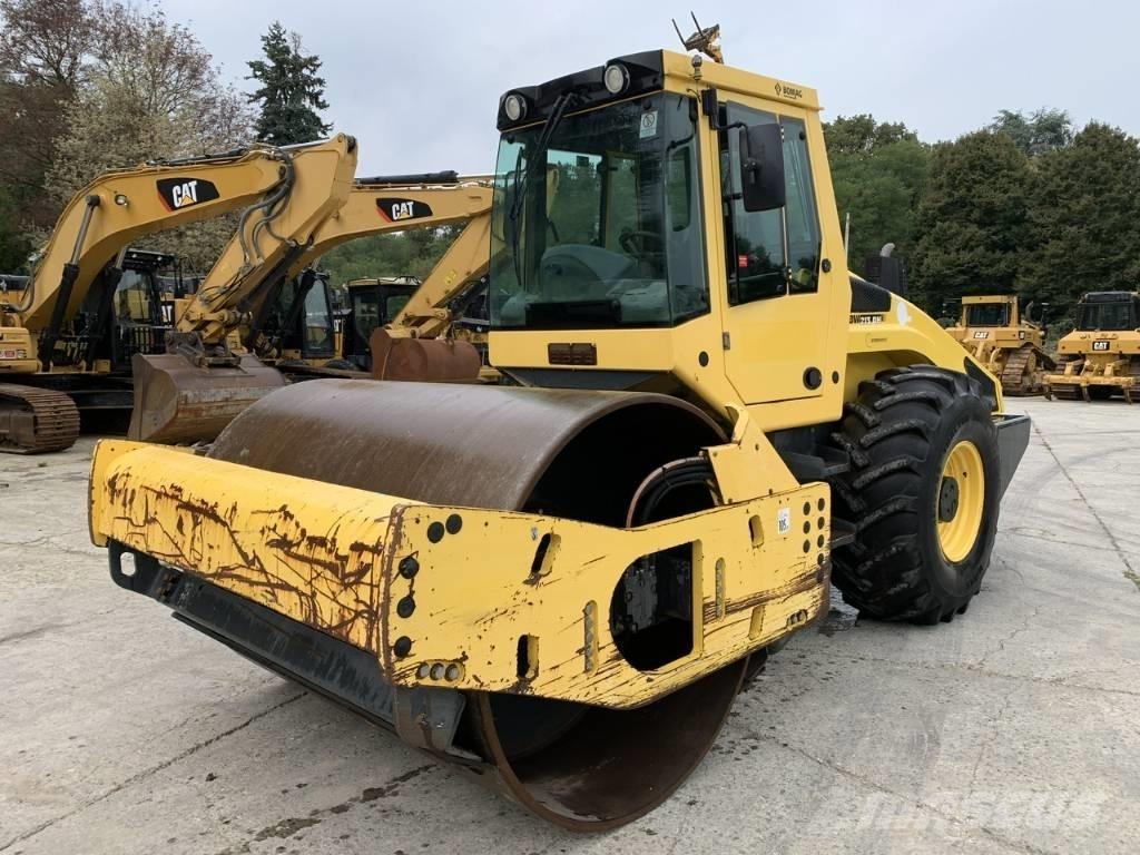 Bomag BW 213 D H-4 i Půdní kompaktory
