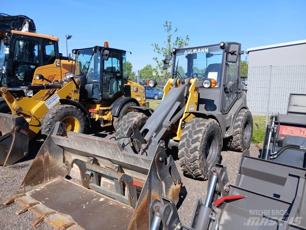 Mecalac AX 1000 Kolové nakladače