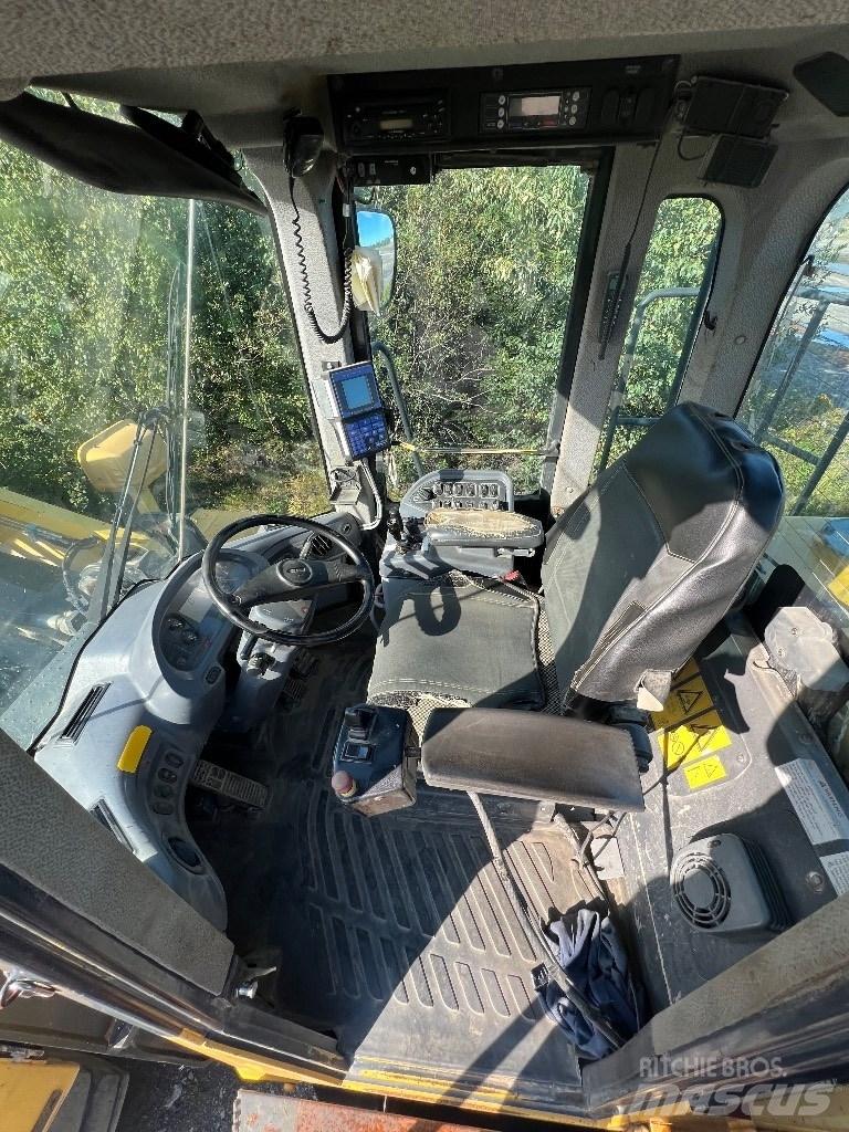 Komatsu WA 500-6 Kolové nakladače