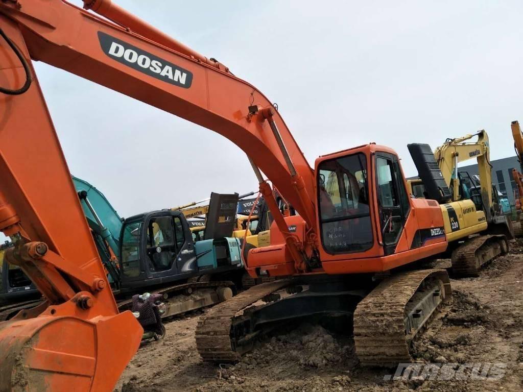 Doosan 225 Pásová rýpadla
