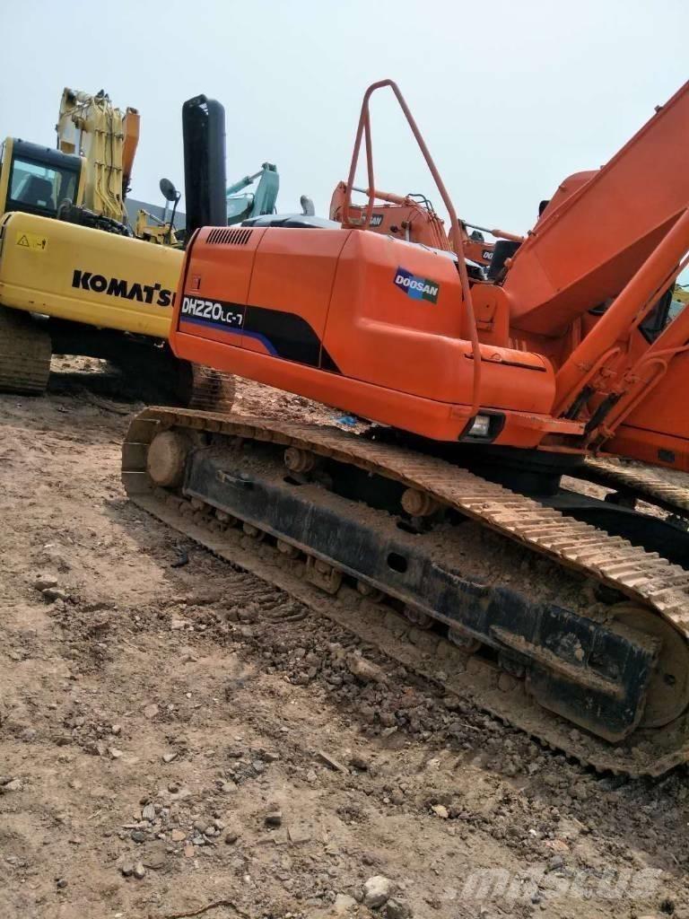 Doosan 225 Pásová rýpadla