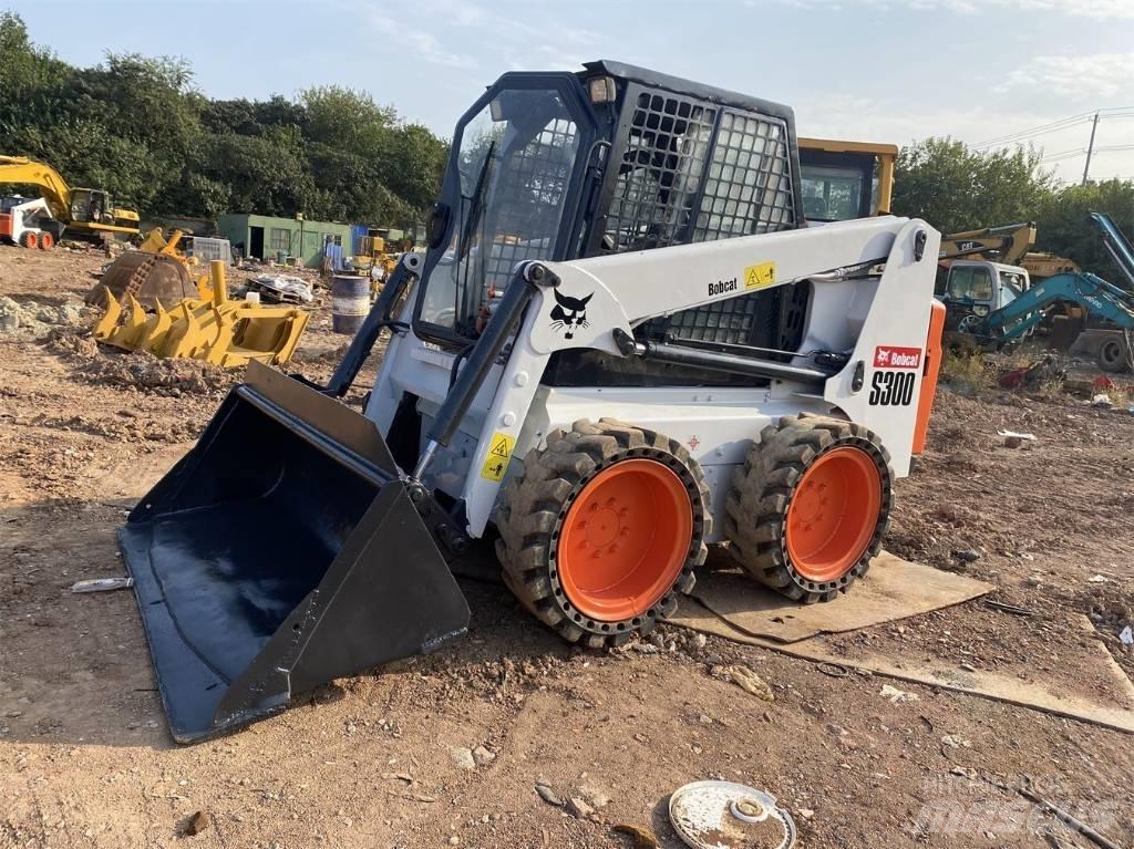 Bobcat S 300 Smykem řízené nakladače