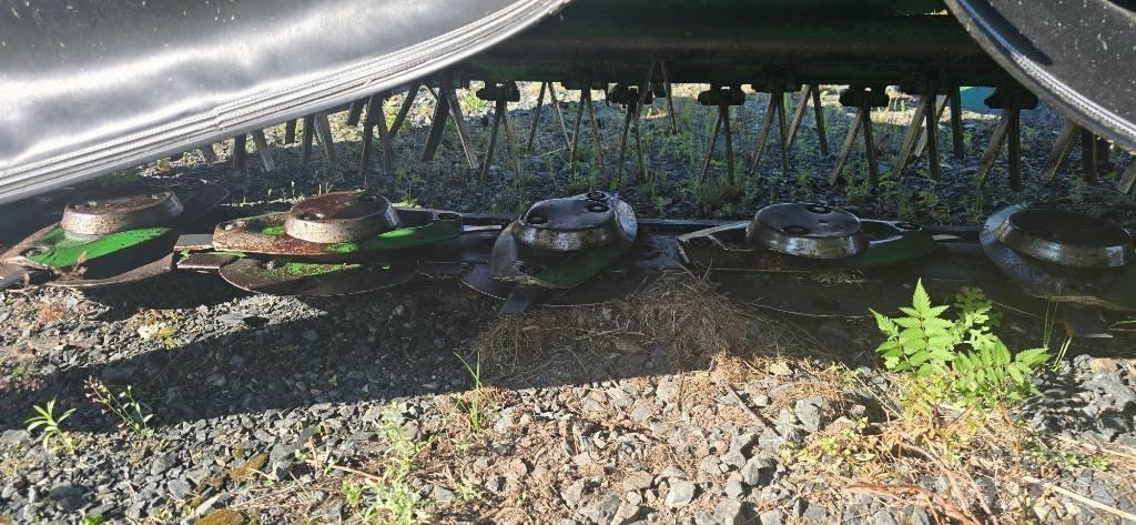 John Deere 131 Kondicionér žacího stroje