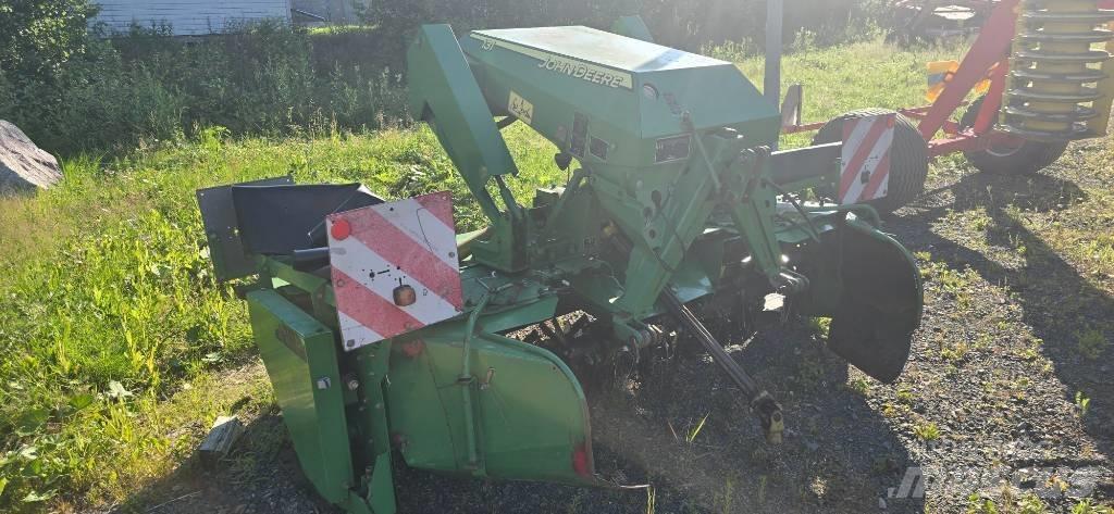 John Deere 131 Kondicionér žacího stroje