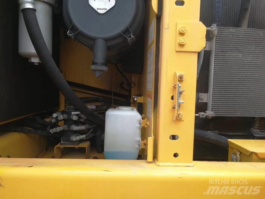 Komatsu pc200-8 Pásová rýpadla