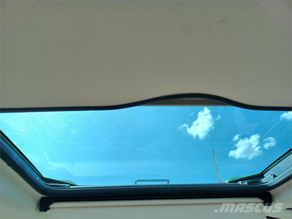 John Deere 6100M Traktory