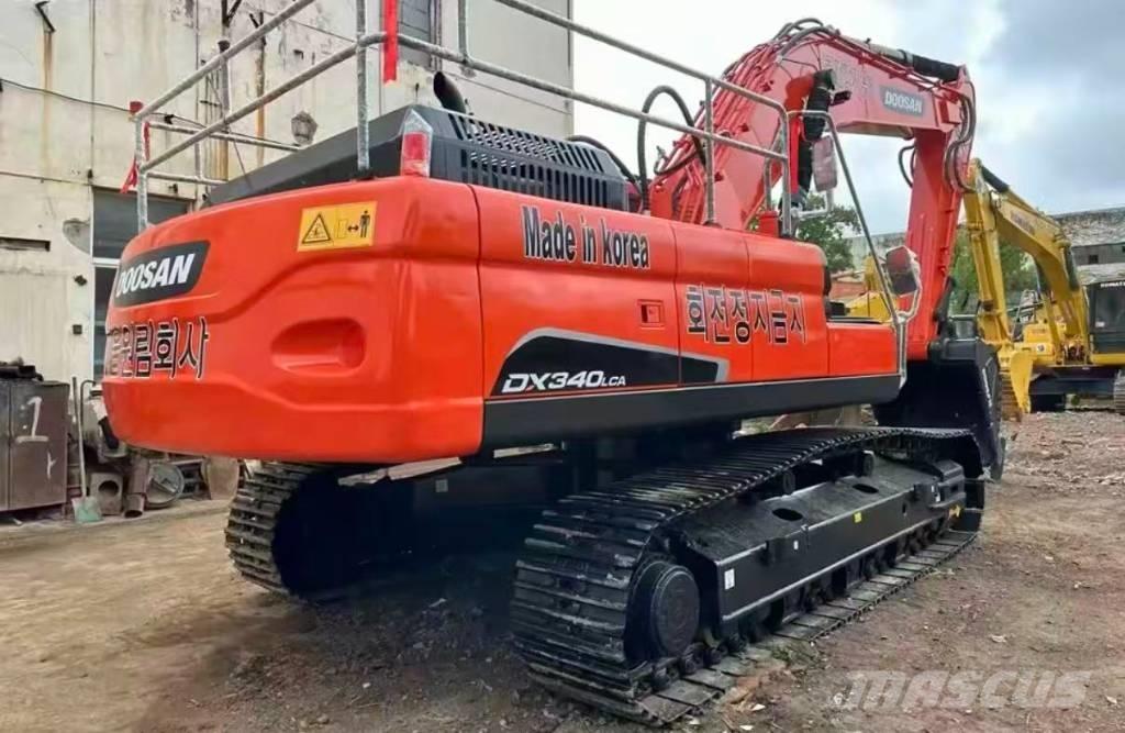 Doosan DX 340 Pásová rýpadla