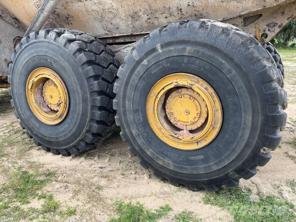 CAT 740 GC Kloubové dempry
