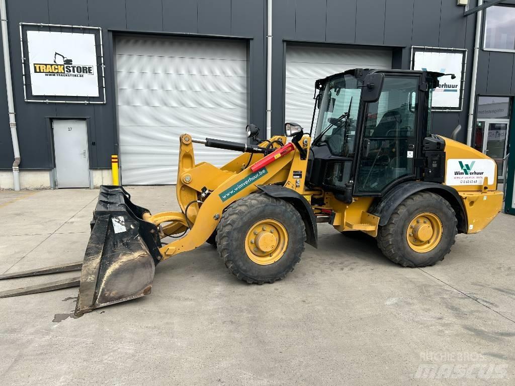 CAT 906 Smykem řízené nakladače