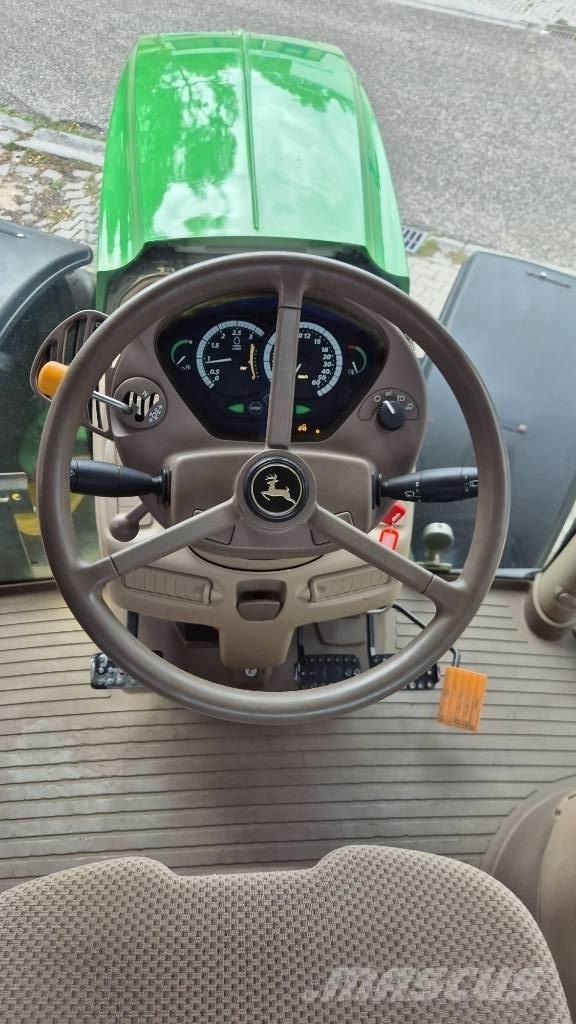 John Deere 6210 R Traktory