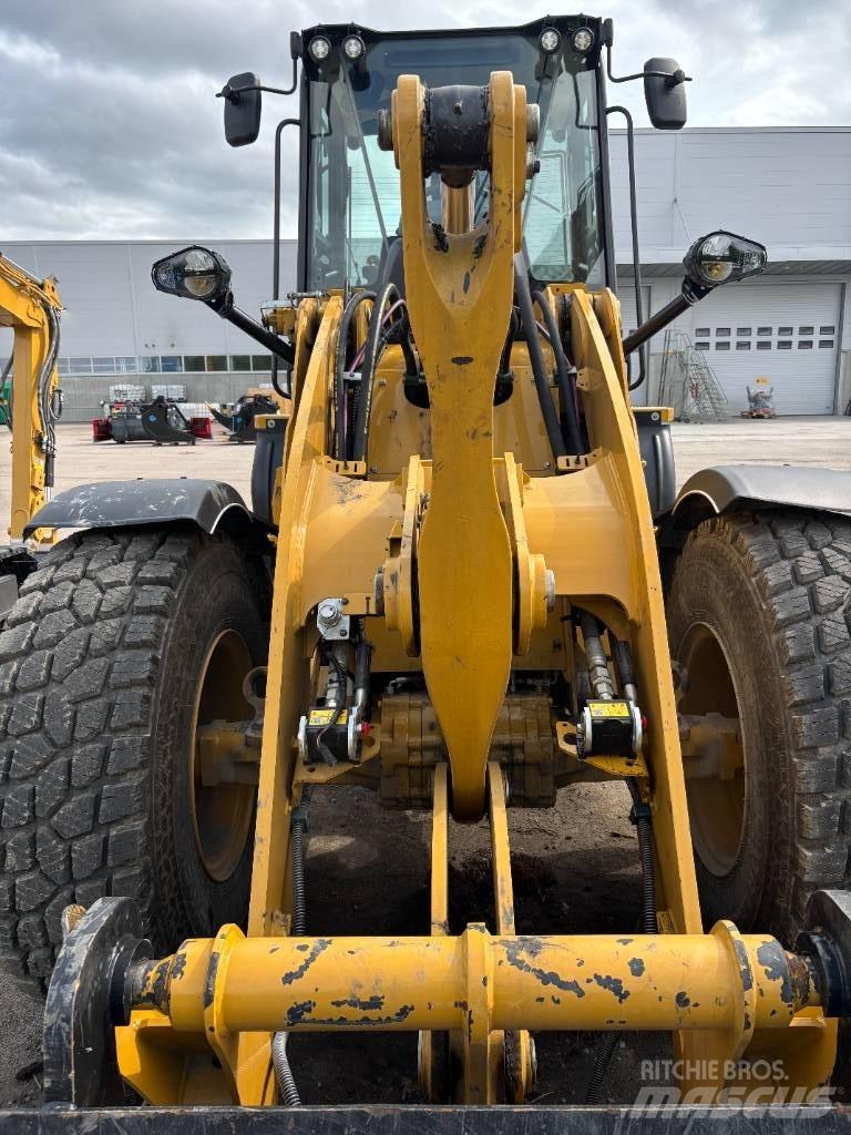 CAT 920 Kolové nakladače