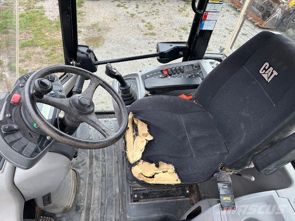 CAT 908M Radlader Kolové nakladače