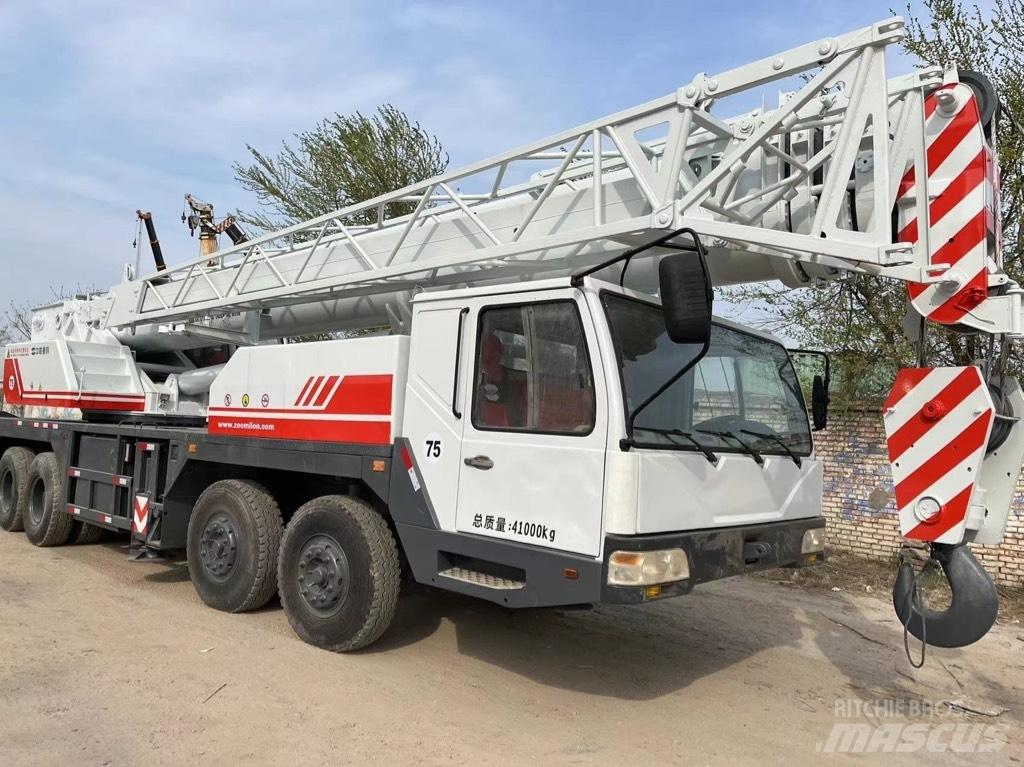 Zoomlion QY50V Univerzální terénní jeřáby