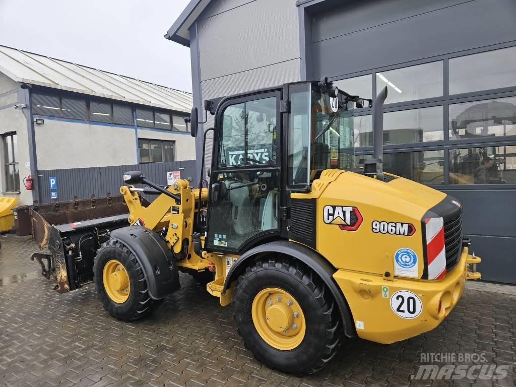 CAT 906M Kolové nakladače