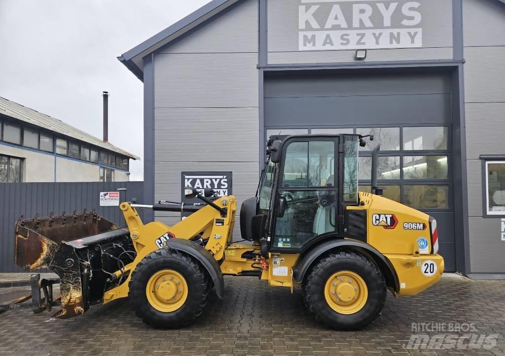 CAT 906M Kolové nakladače