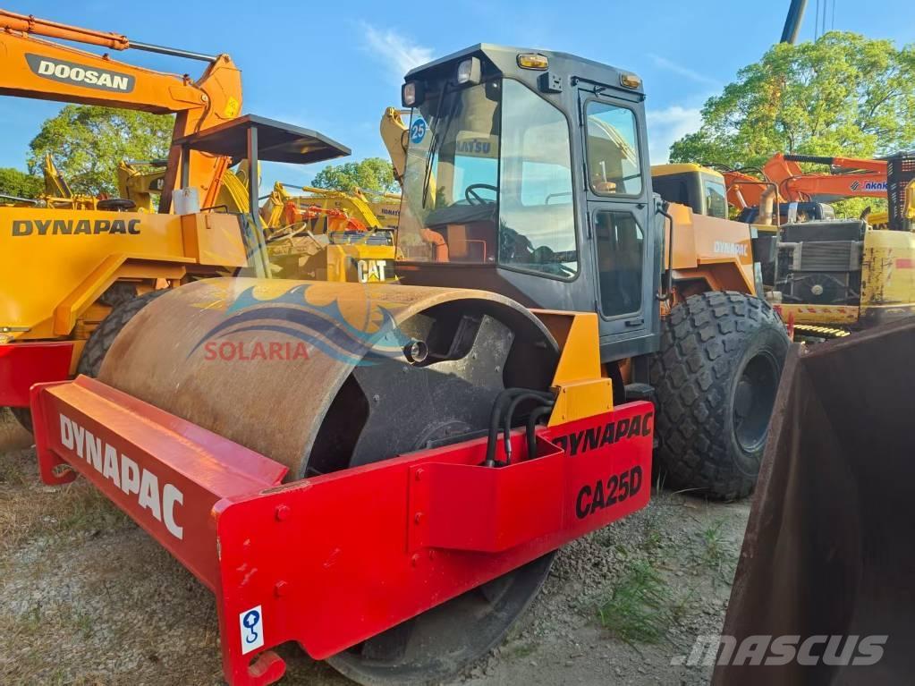Dynapac CA 25 D Tahačové válce