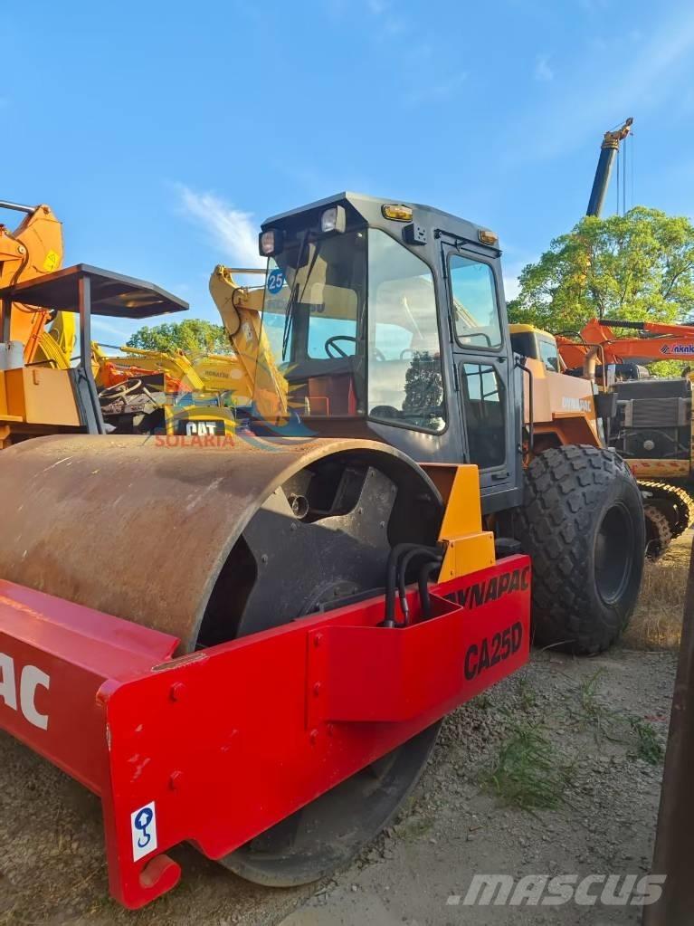 Dynapac CA 25 D Tahačové válce