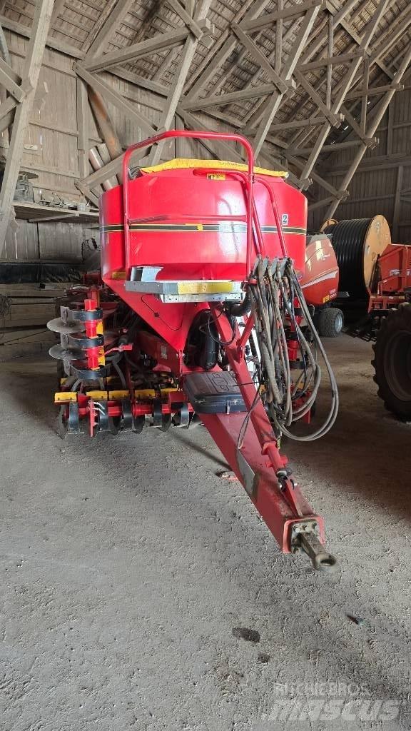 Väderstad Spirit 400 Mechanické secí stroje