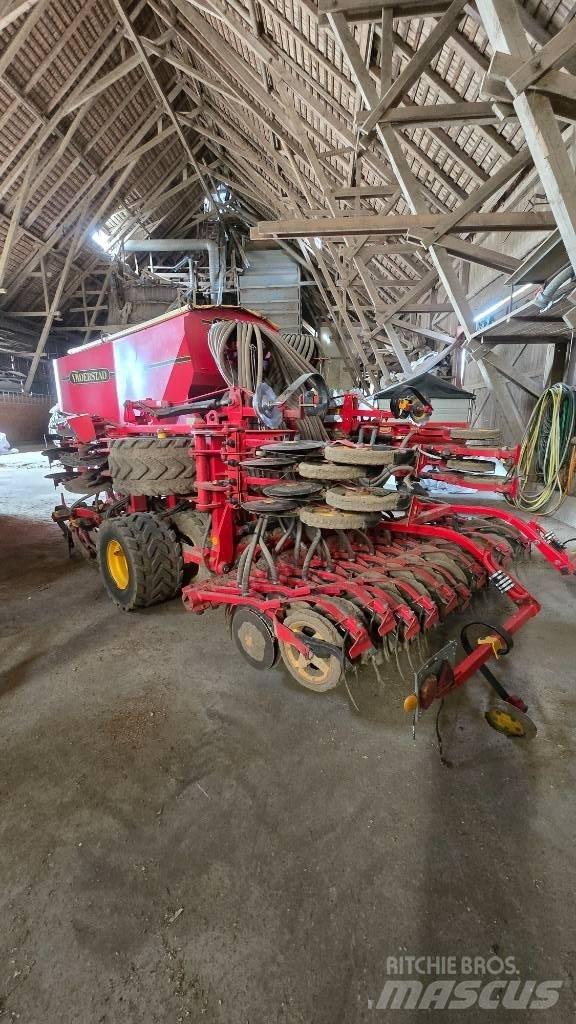 Väderstad Spirit 400 Mechanické secí stroje