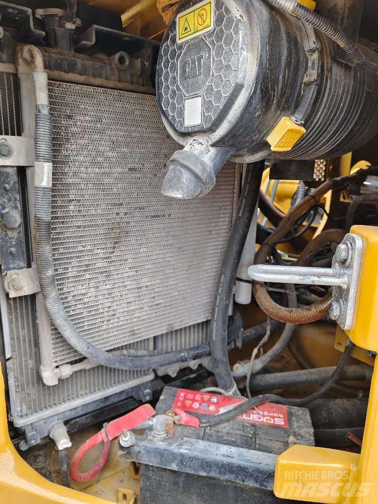 CAT 307.5 Pásová rýpadla