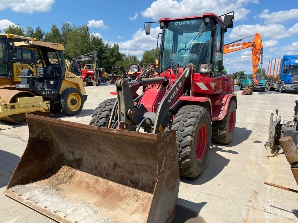 Volvo L 30 G Kolové nakladače