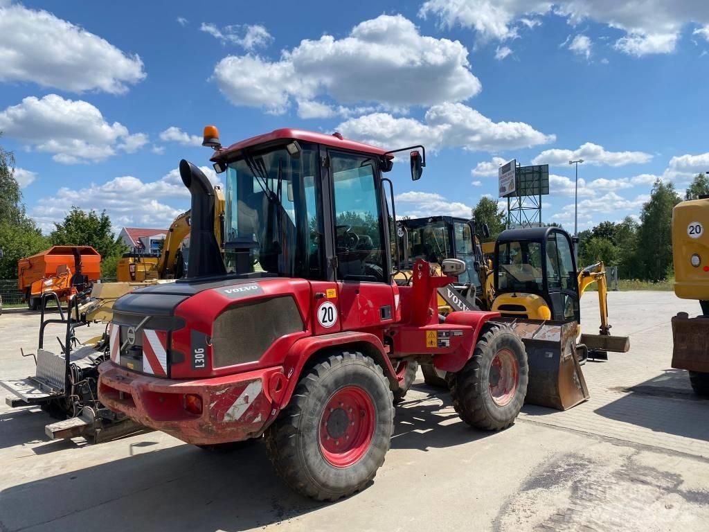 Volvo L 30 G Kolové nakladače