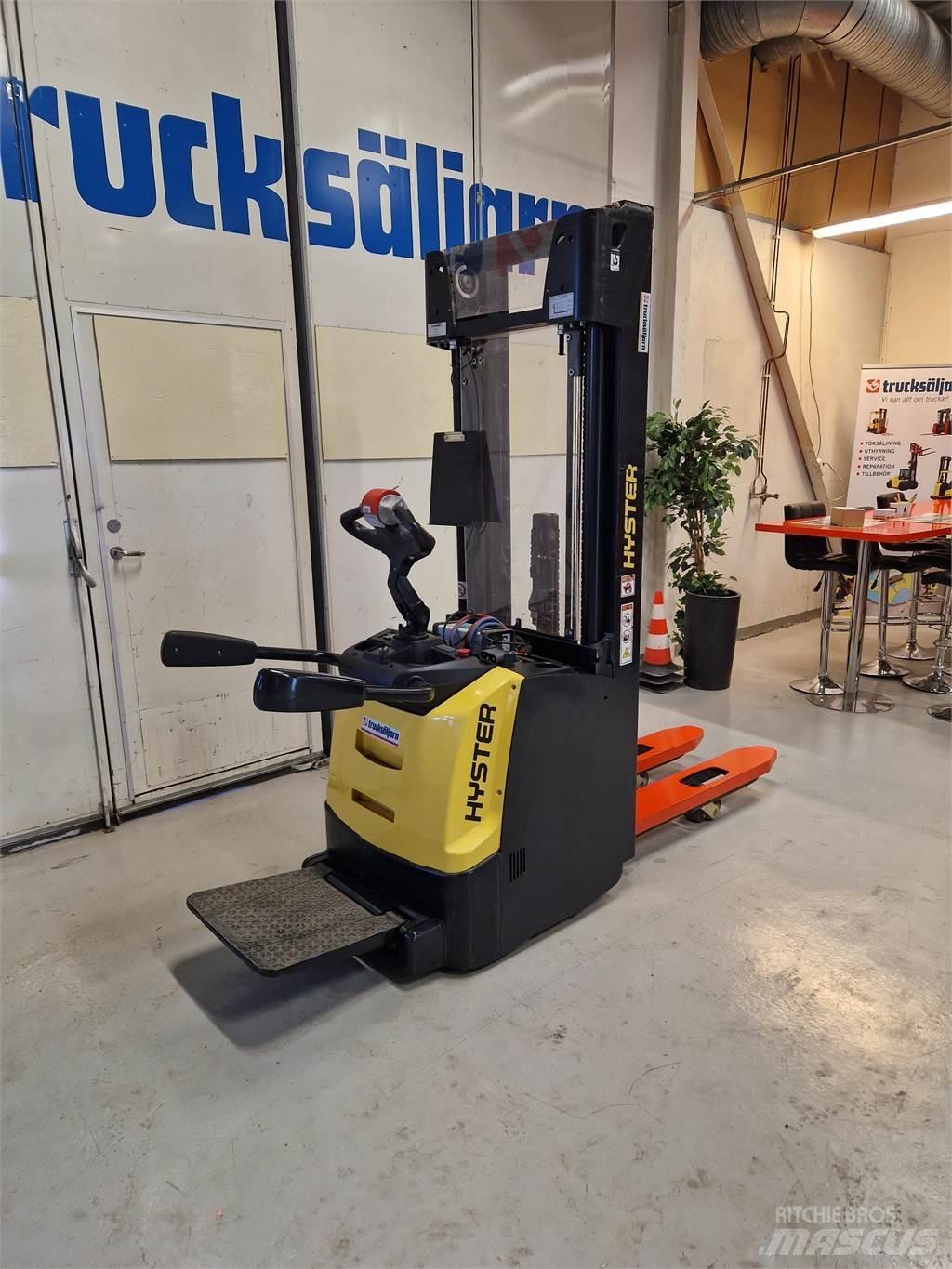 Hyster S1.4S IL Ručně vedené vysokozdvižné vozíky