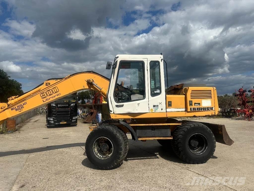 Liebherr A900 Kolová rýpadla