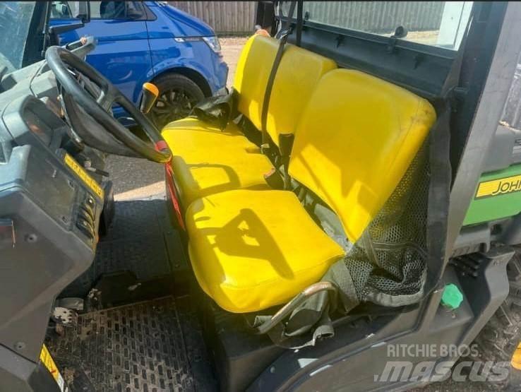John Deere XUV865M Terénní vozidla
