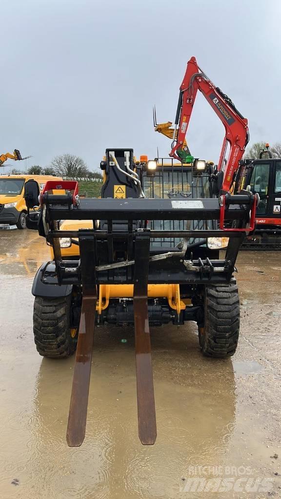 JCB 525-60 Teleskopické manipulátory