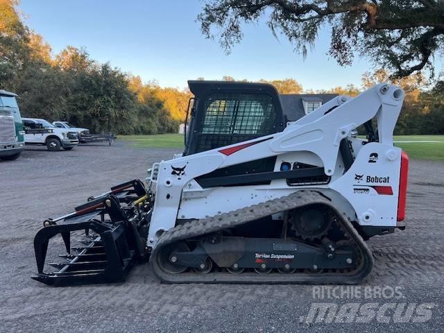 Bobcat T 870 Smykem řízené nakladače