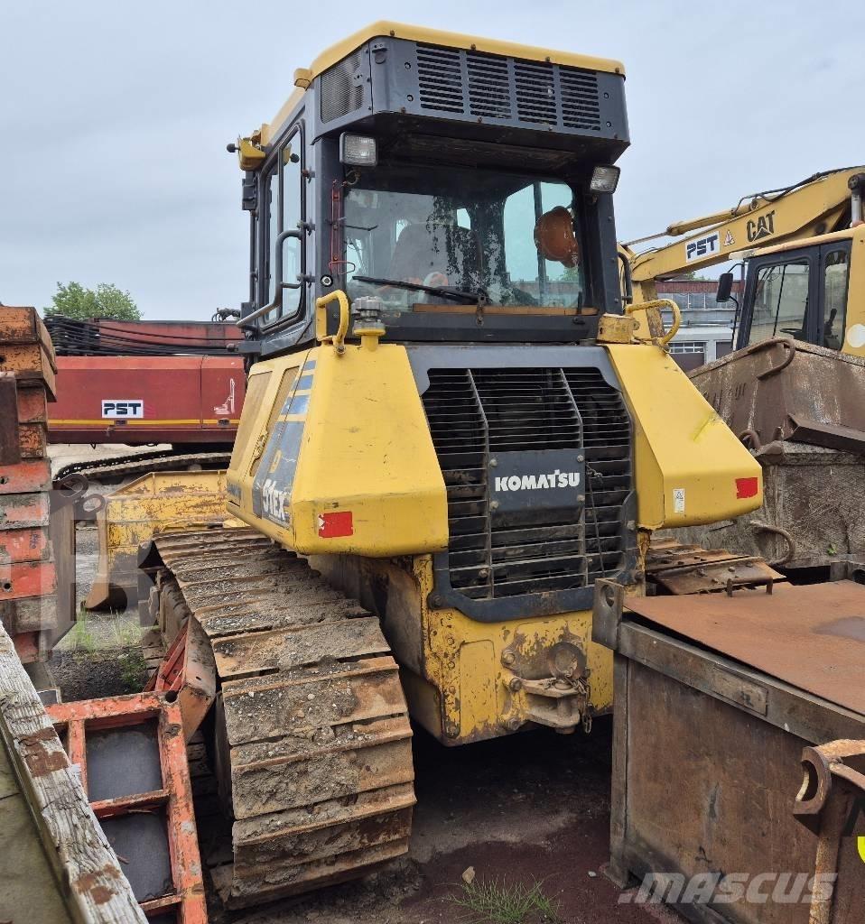 Komatsu D 51 EX-22 Pásové dozery