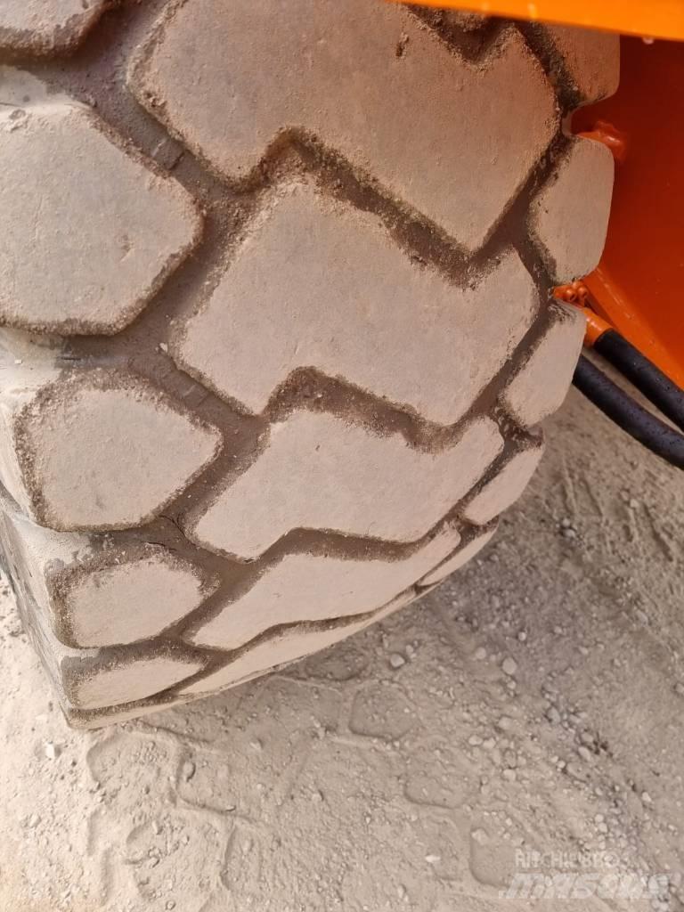 Doosan DL 300-3 Kolové nakladače