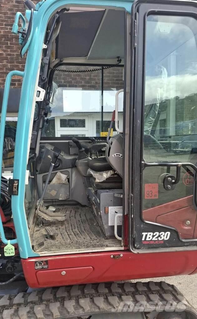 Takeuchi TB230 Mini rýpadla < 7t