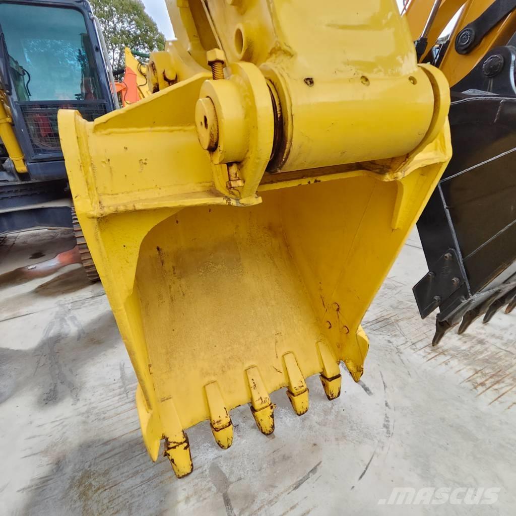 Komatsu PC 200-7 Pásová rýpadla