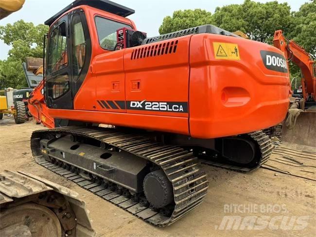 Doosan DX 225 LC Pásová rýpadla