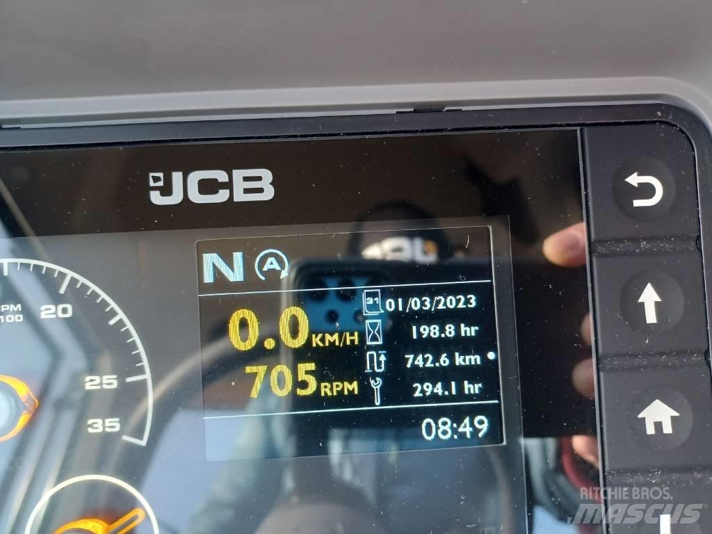 JCB 427 HT Kolové nakladače