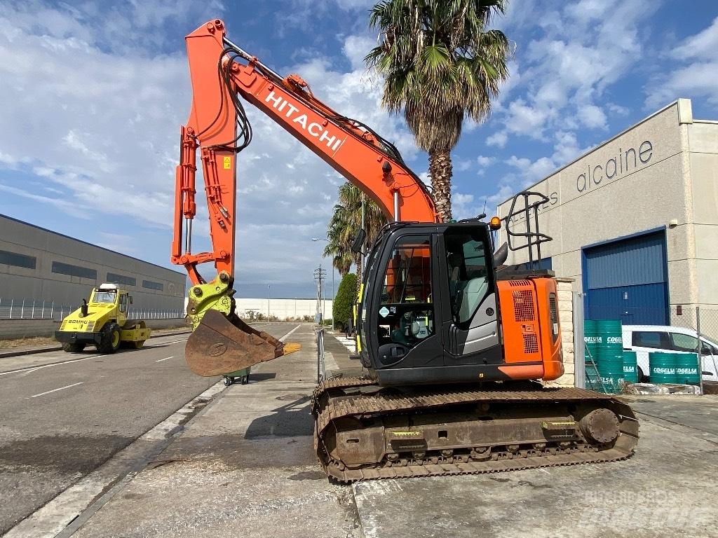 Hitachi ZX 135 US-6 Pásová rýpadla