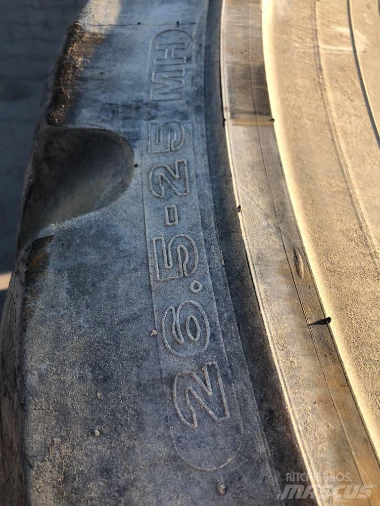 Michelin 26.5-25 MH Pneumatiky, kola a ráfky