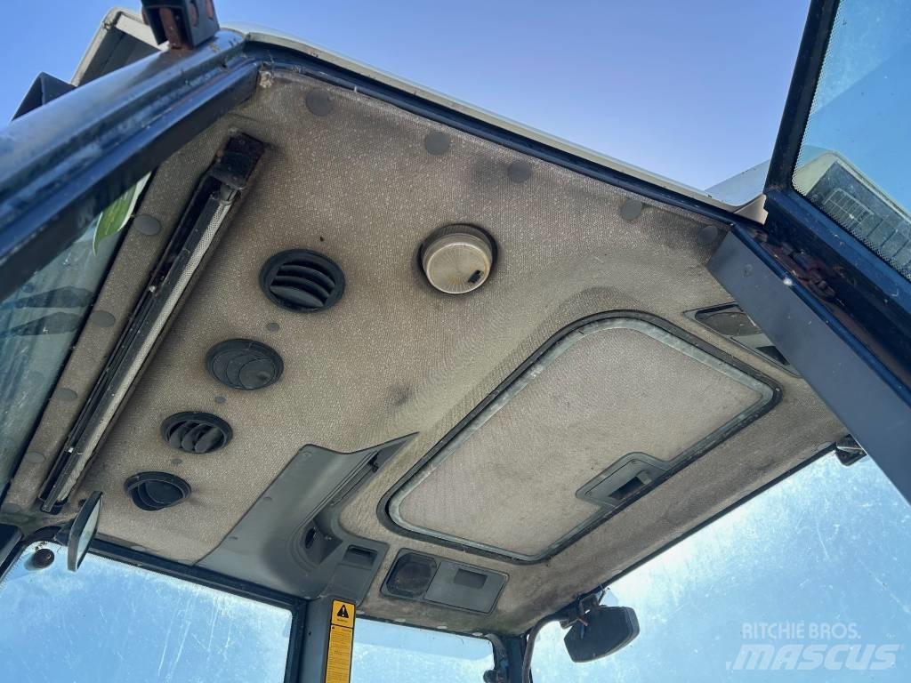 New Holland 7740 Traktory