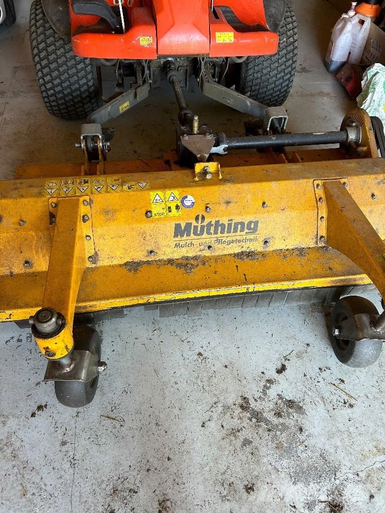 Kubota F 251 Sekačky namontované a tažené