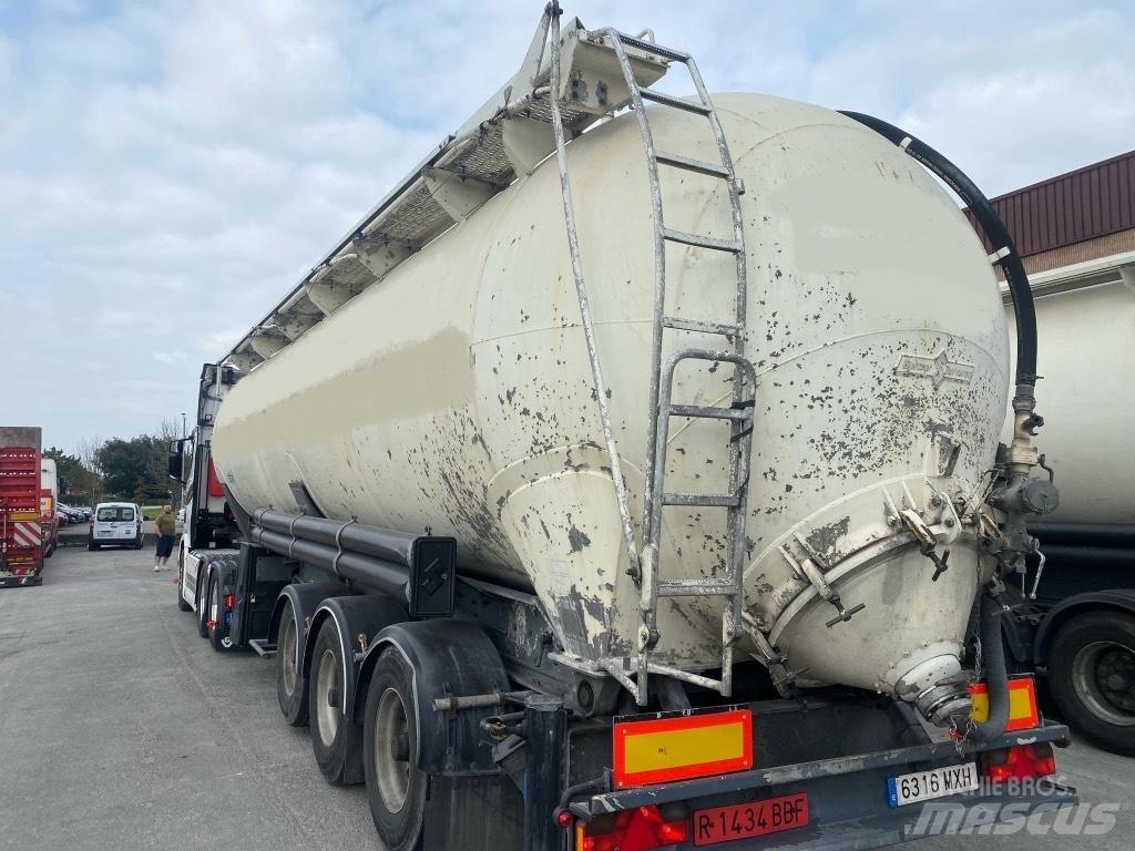 Spitzer SK2458CAL Cisternové návěsy