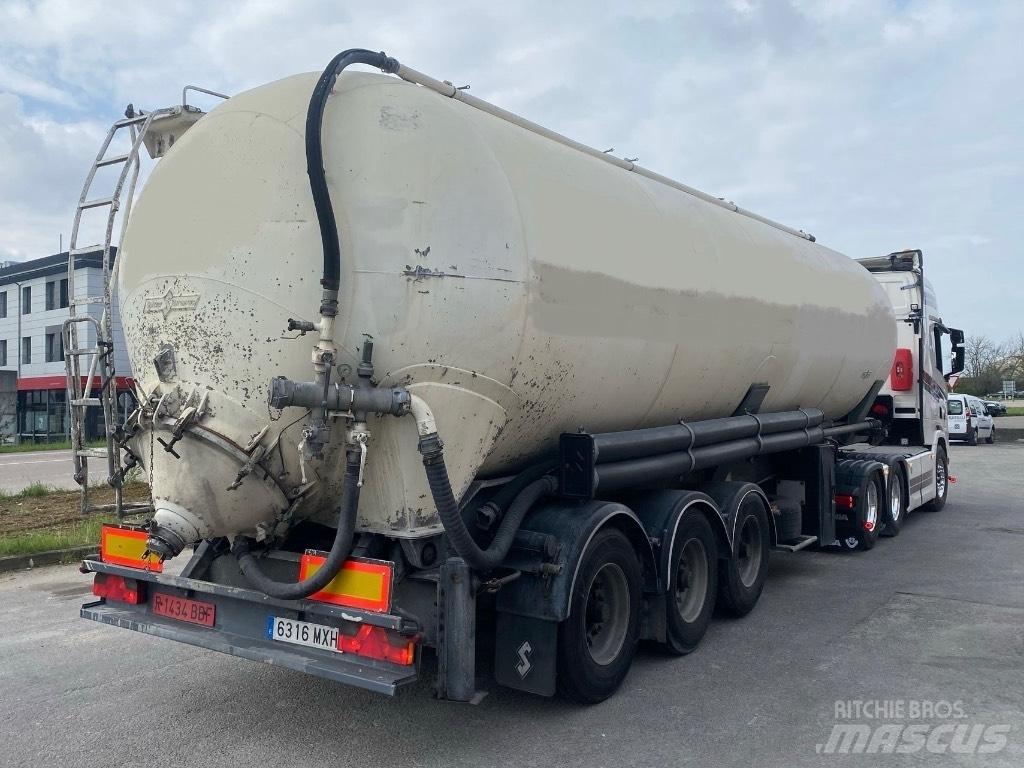 Spitzer SK2458CAL Cisternové návěsy